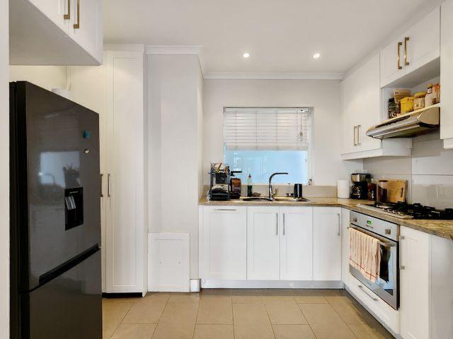 To Let 2 Bedroom Property for Rent in Sea Point Western Cape